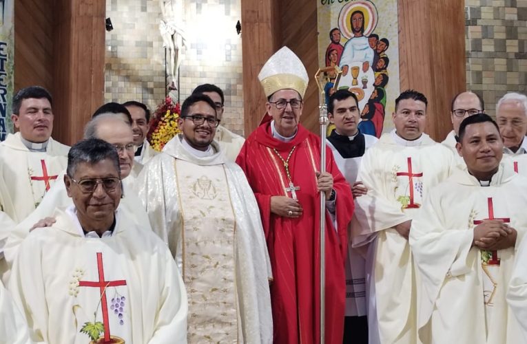 OBISPO ORDENÓ UN NUEVO SACERDOTE PARA PUYO
