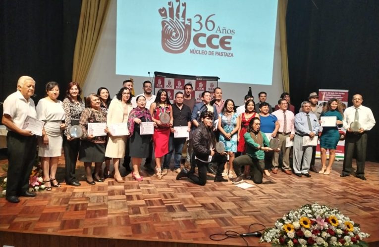 CASA DE LA CULTURA DE PASTAZA HOMENAJEÓ A PERSONAJES DESTACADOS EN LAS ARTES
