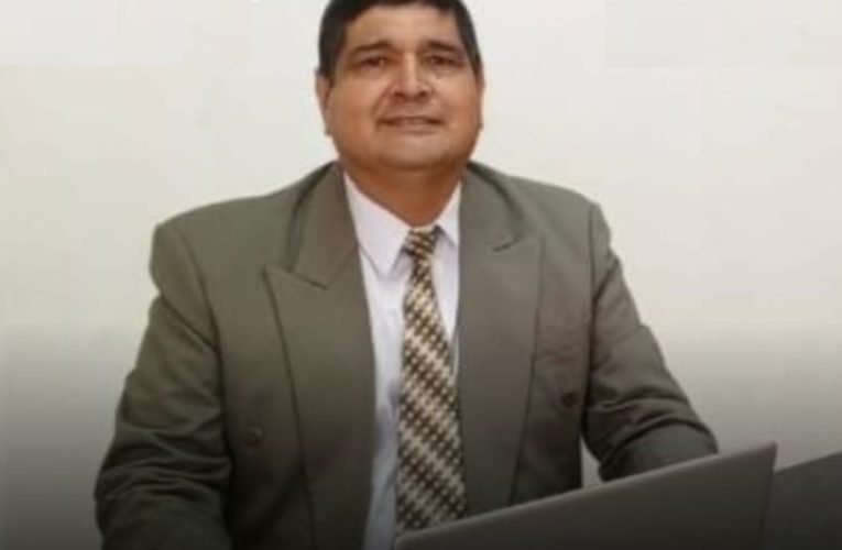 FRANCISCO TORRES NUEVO DIRECTOR DEL DISTRITO DE EDUCACIÓN DE PASTAZA
