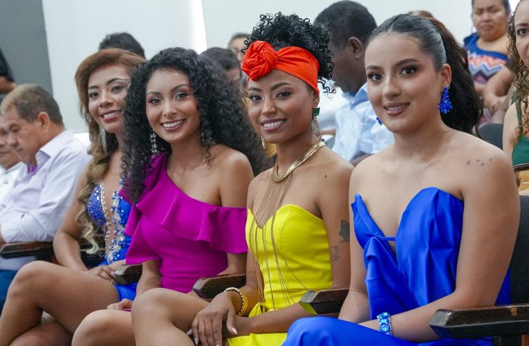CUATRO CANDIDATAS CORREN TRAS LA CORONA DE REINA DE PUYO